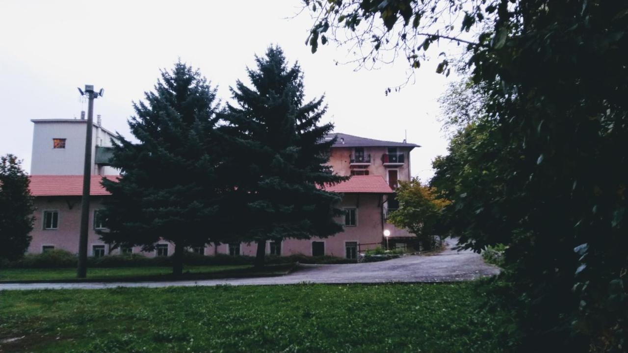 La Petite Maison De Claire Кунео Экстерьер фото